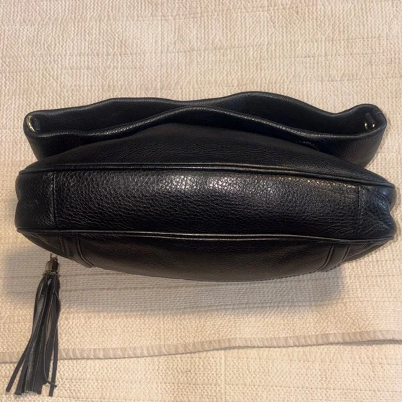 Tory Burch Amanda Foldover
Crossbody Leather Bag. GUC - Picture 10 of 12